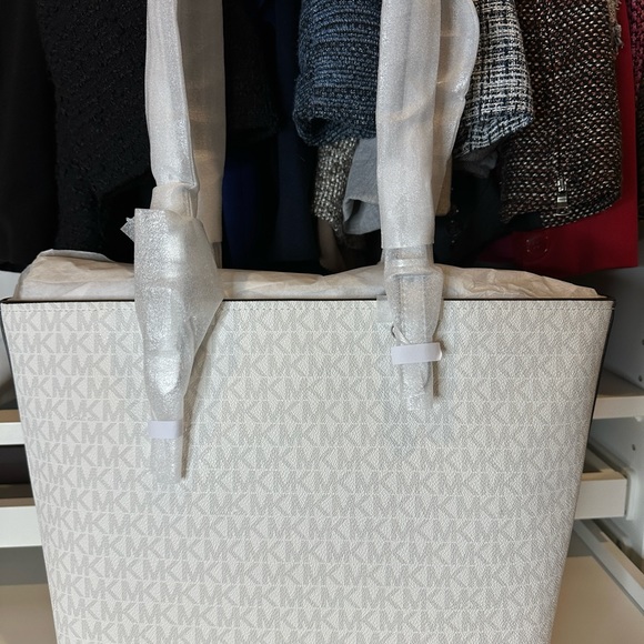 MICHAEL Michael Kors tote - Picture 4 of 4